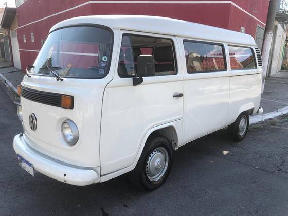 VOLKSWAGEN KOMBI 1.6 MI STD 8V GASOLINA 3P MANUAL